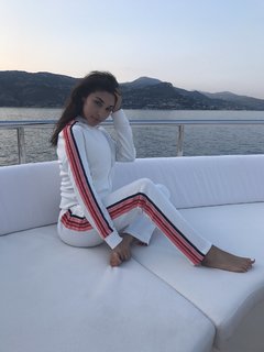 Chantel Jeffries feet photo thumbnail