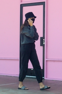 Chantel Jeffries feet photo thumbnail
