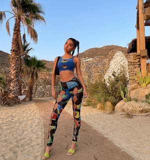 Chantel Jeffries feet photo thumbnail