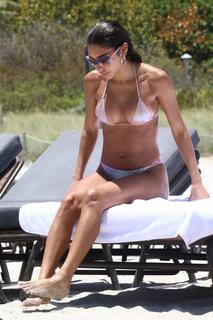 Chantel Jeffries feet photo thumbnail