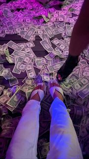 Chantel Jeffries feet photo thumbnail