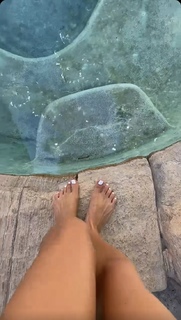 Chantel Jeffries feet photo thumbnail