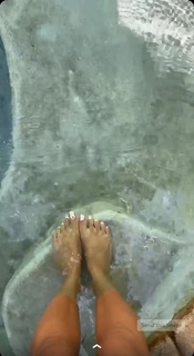 Chantel Jeffries feet photo thumbnail
