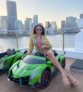 Chantel Jeffries feet photo thumbnail