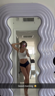 Chantel Jeffries feet photo thumbnail