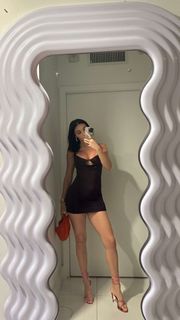Chantel Jeffries feet photo 8