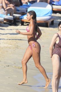 Chantel Jeffries feet photo 5