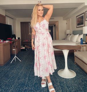 Chantelle Allison feet photo 11