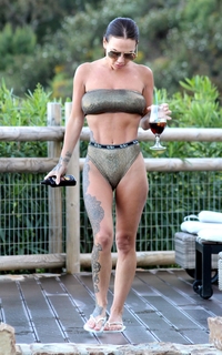Chantelle Connelly feet photo 2