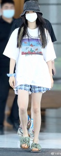 Chaoyue Yang feet photo 9
