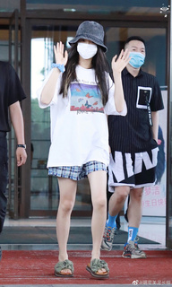 Chaoyue Yang feet photo 8