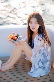 Chaoyue Yang feet photo 4