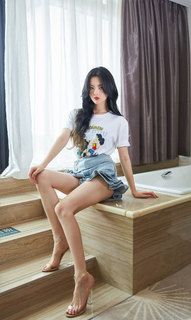 Chaoyue Yang feet photo 15