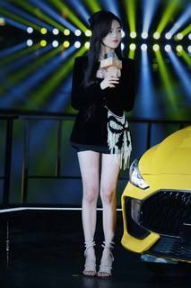 Chaoyue Yang feet photo 1