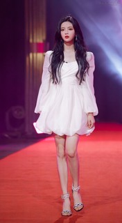 Chaoyue Yang feet photo 9