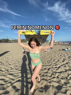 Chappell Roan feet photo thumbnail