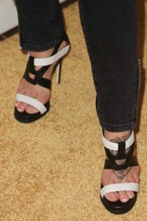 Charisma Carpenter feet photo thumbnail