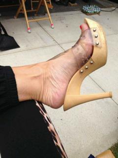 Charisma Carpenter feet photo thumbnail