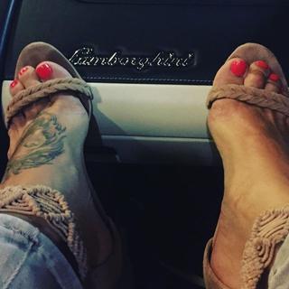 Charisma Carpenter feet photo thumbnail