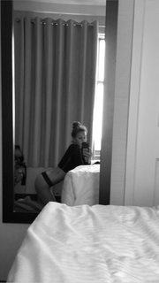 Charisma Carpenter feet photo thumbnail