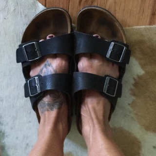 Charisma Carpenter feet photo thumbnail