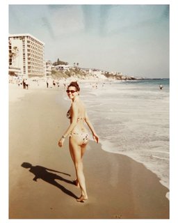 Charisma Carpenter feet photo thumbnail