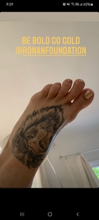 Charisma Carpenter feet photo thumbnail