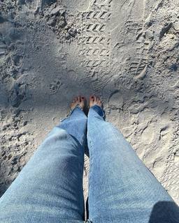 Charisma Carpenter feet photo thumbnail