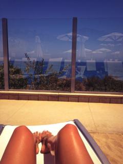 Charissa Thompson feet photo thumbnail