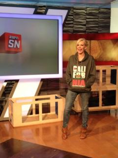 Charissa Thompson feet photo thumbnail