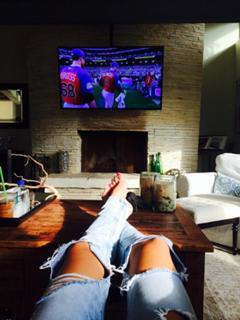 Charissa Thompson feet photo thumbnail