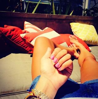 Charissa Thompson feet photo thumbnail