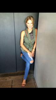 Charissa Thompson feet photo thumbnail