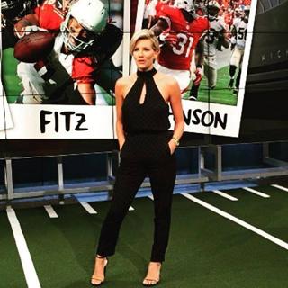 Charissa Thompson feet photo thumbnail