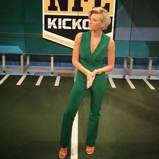 Charissa Thompson feet photo thumbnail