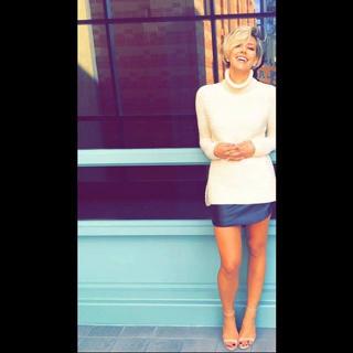 Charissa Thompson feet photo thumbnail