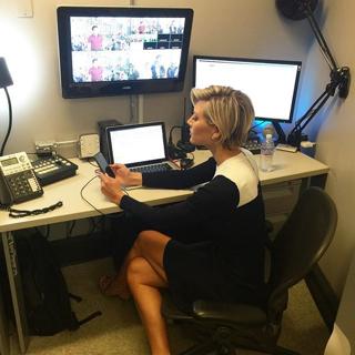 Charissa Thompson feet photo thumbnail