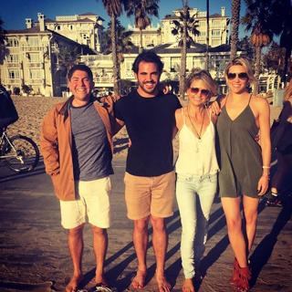 Charissa Thompson feet photo thumbnail