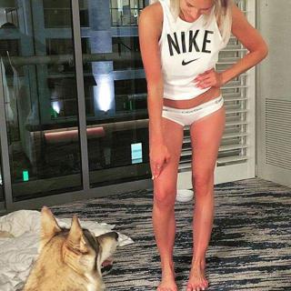 Charissa Thompson feet photo thumbnail