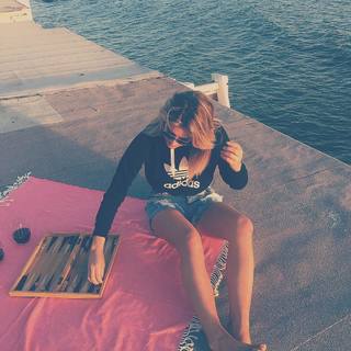 Charissa Thompson feet photo thumbnail
