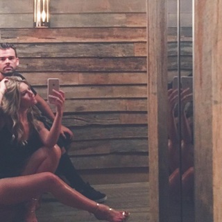 Charissa Thompson feet photo thumbnail