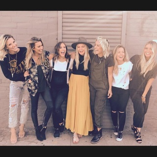 Charissa Thompson feet photo thumbnail