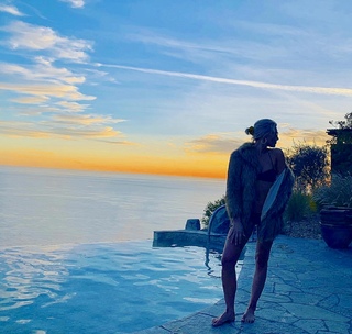 Charissa Thompson feet photo thumbnail