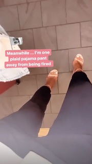 Charissa Thompson feet photo thumbnail