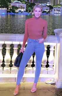 Charissa Thompson feet photo thumbnail