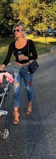 Charissa Thompson feet photo thumbnail