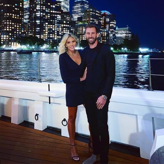 Charissa Thompson feet photo thumbnail