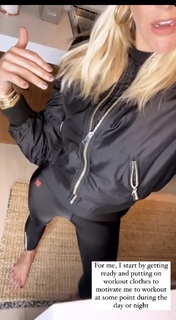 Charissa Thompson feet photo thumbnail