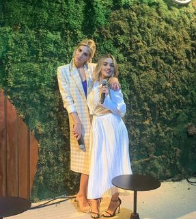 Charissa Thompson feet photo thumbnail
