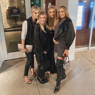 Charissa Thompson feet photo thumbnail